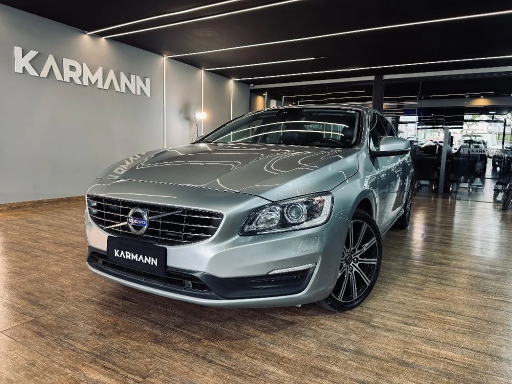 Volvo S60 T-4 MOMENTUM 2.0 190cv 4p